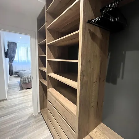 At 8 Apartman Split