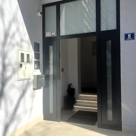 Apartman At 8 Split