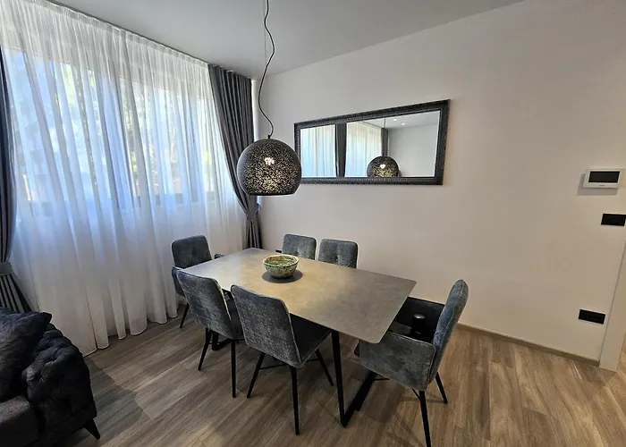 Apartment At 8 *